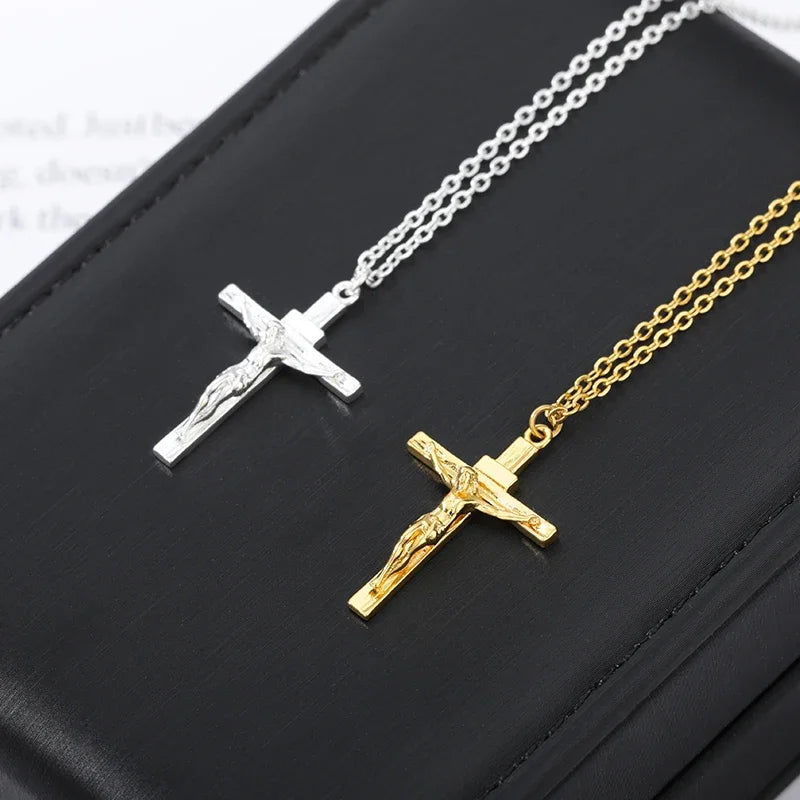 COLLAR DE CRUZ SANTO