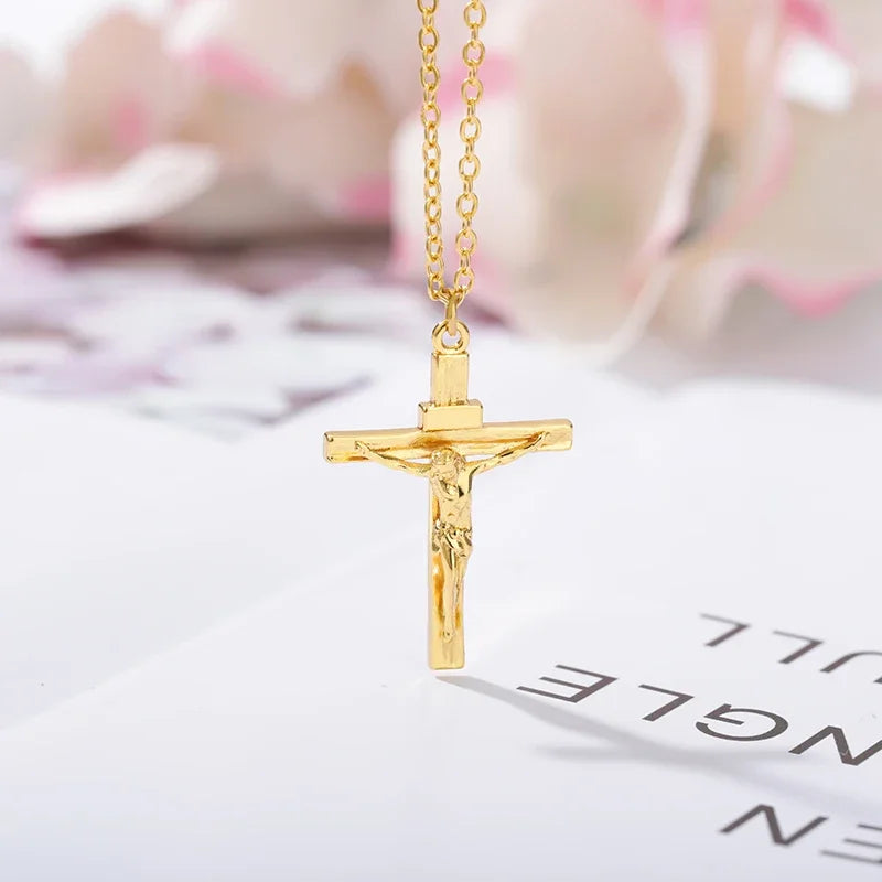 COLLAR DE CRUZ SANTO
